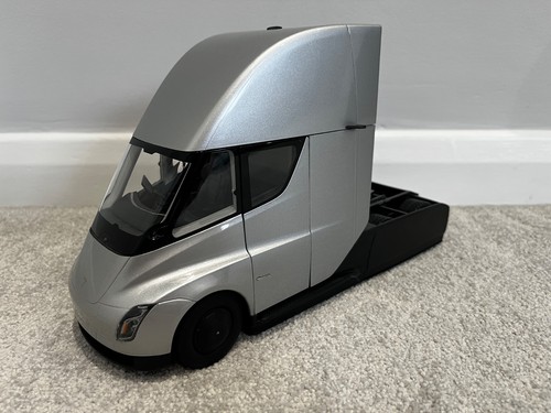 Tesla semi diecast - diecast, scale