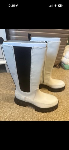 Ugg boots - ugg,