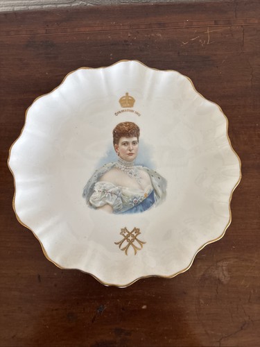 Antique royal doulton queen - antique,