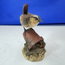 Wren On Pot. Arden Sculptures