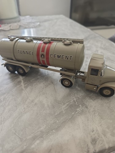 Corgi scammell highwayman - 1:50,