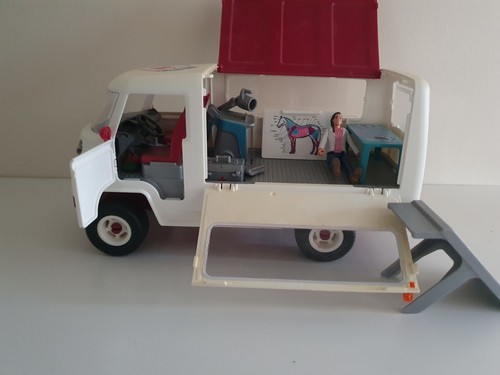 Schliech horse veterinary van - schliech,