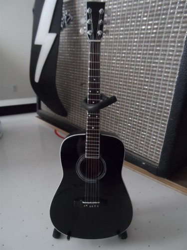 Johnny cash martin signature - cash-martin,