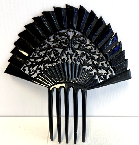 Hard plastic art deco - art,