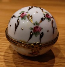 Past Times Round Porcelain
