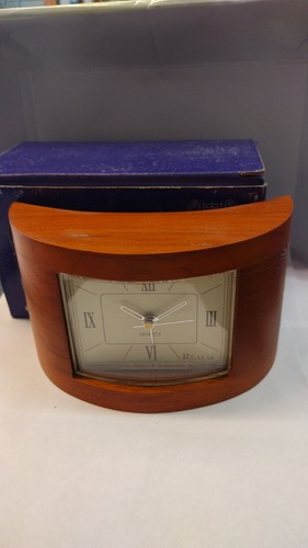 Peers hardy analogue wooden - peers,