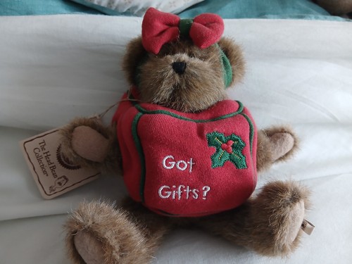 Boyds bear got gifts - got,