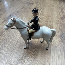 BESWICK HUNTSWOMAN ON painted
