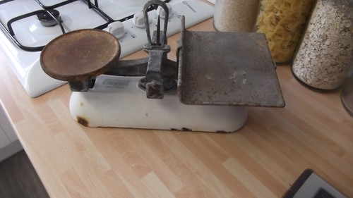 Vintage metal kitchen scales - vintage,