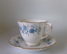COLCLOUGH BRAGANZA TEA CUP &