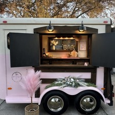 Retro Mobile Horsebox Bar Catering Trailer for Drinks & Food
