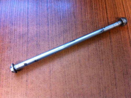 Swingarm axle thru - , of