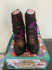 Poetic License - Folklore Size 41