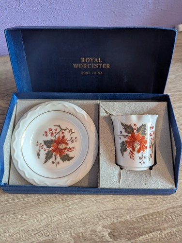 Royal worcester bone china cup - royal,