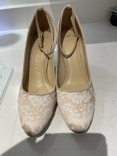 Diane Hassall Fleur Lace