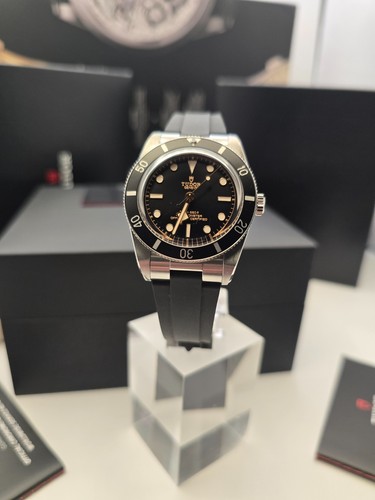 Tudor black bay - tudor, 37mm