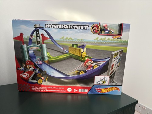 Hot wheels mario kart - hot,