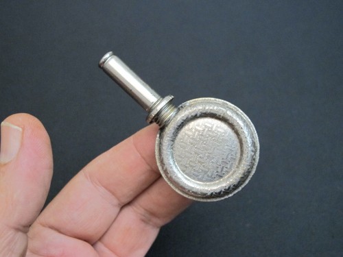 Unusual small tin - vtg, sewing