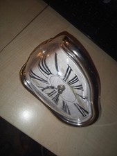 NICE DALI SURREALIST DESIGN STYLE QUARTZ MELTING CLOCK ,VGC
