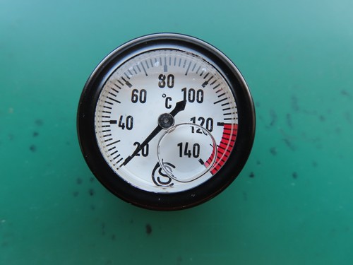 Bmw nine oil filler cap - r,