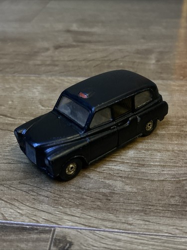 Corgi black austin london - corgi,