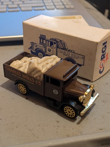 Corgi morris truck charles - truck,