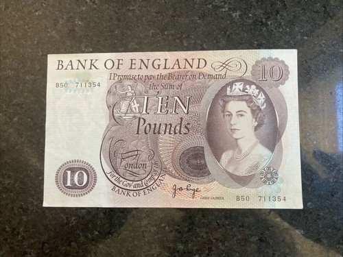 Ten pounds banknote - ten,