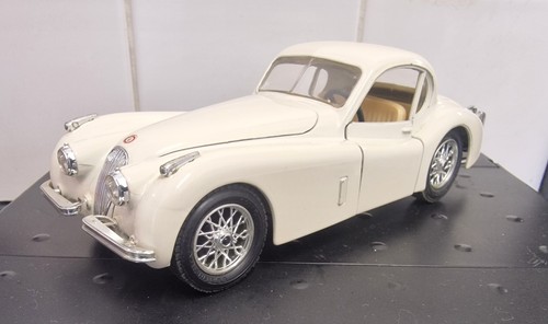 Burago jaguar xk120 model car - jaguar,