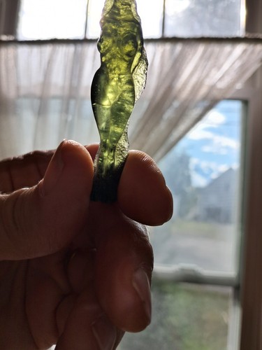 13g hand carved moldavite - ~13g,
