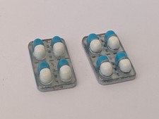 Sylvanian Families Medical Tablets Pills Doctor Nurse Clinic Hospital Spares