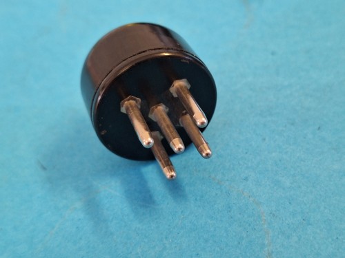 Bulgin pin plug - 5,