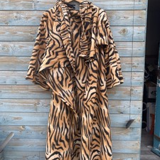 Wearable Blanket with Sleeves Tiger Print Oversized Soft Fleece Wrap