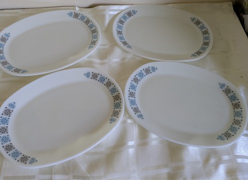 Vintage pyrex oval dinner - x,