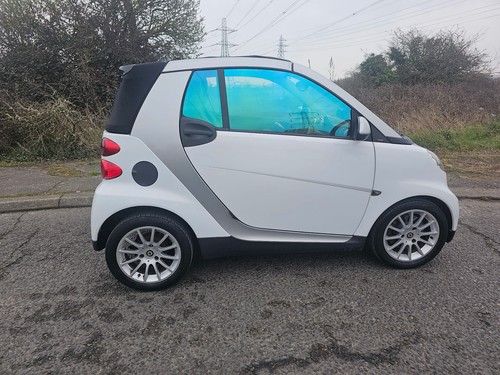 Smart car convertible 2010 low - car,