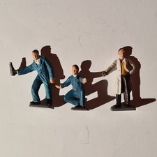 Corgi Toys 1505 garage attendant figures ORIGINAL