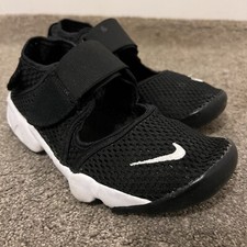 Nike Rift (GS) UK Size 4.5 (EU 37.5) Junior Black White Trainers 322359-014