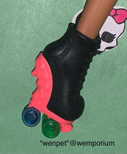 Monster High Ghoulia Yelps Roller Maze Boot X1 Right Foot Skates Doll
