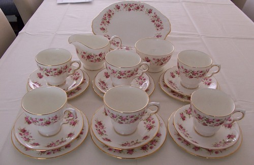 Colclough cascade roses - colclough,
