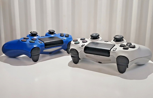 Broken sony ps4 controllers - broken,