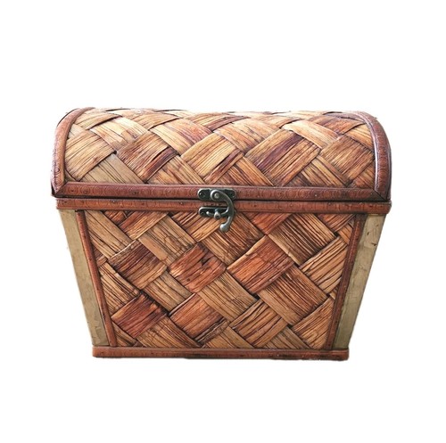 Vtg woven chest trunk - trunk, wicker