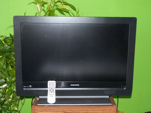 Magnavox 32mf337b lcd tv - magnavox,