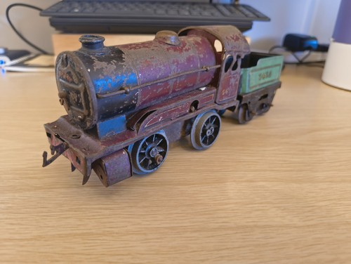 Hornby gauge red clockwork - hornby,