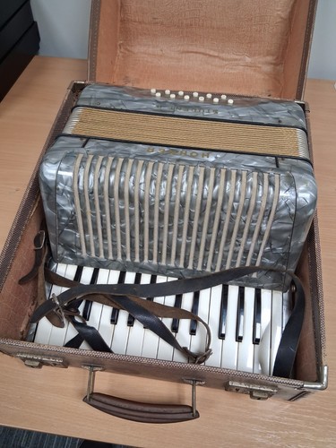 Hohner piano accordion grey - accordion,