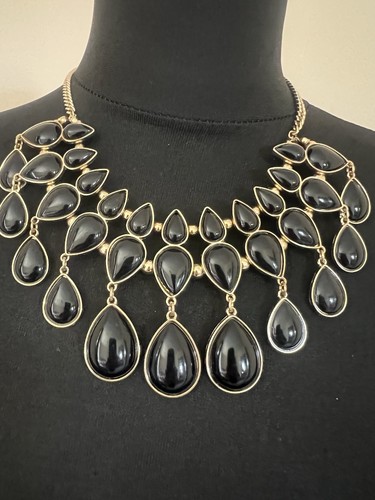 Black acrylic gold tone - black,