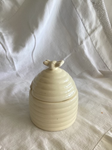 Ceramic bee hive shapped honey - bee,