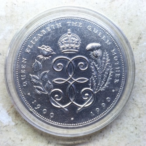 1900 1990 5 pounds - -1990, coin