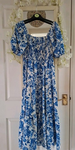 Pretty blue white floral - pretty,