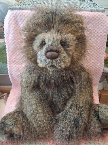 Charlie bears chinwag with - bears,