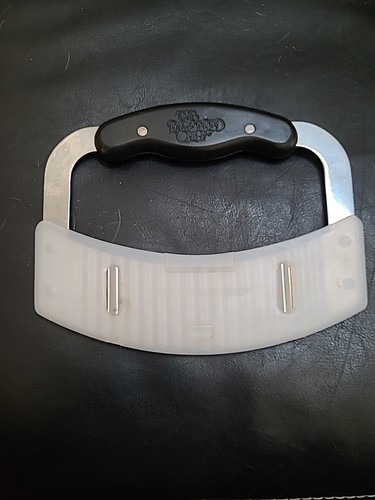 Pampered chef crinkle cutter - pampered,