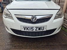 VAUXHALL ASTRA J MK5 2015 COMPLETE FRONT BUMPER FOG LIGHTS GRILLES WHITE Z40R